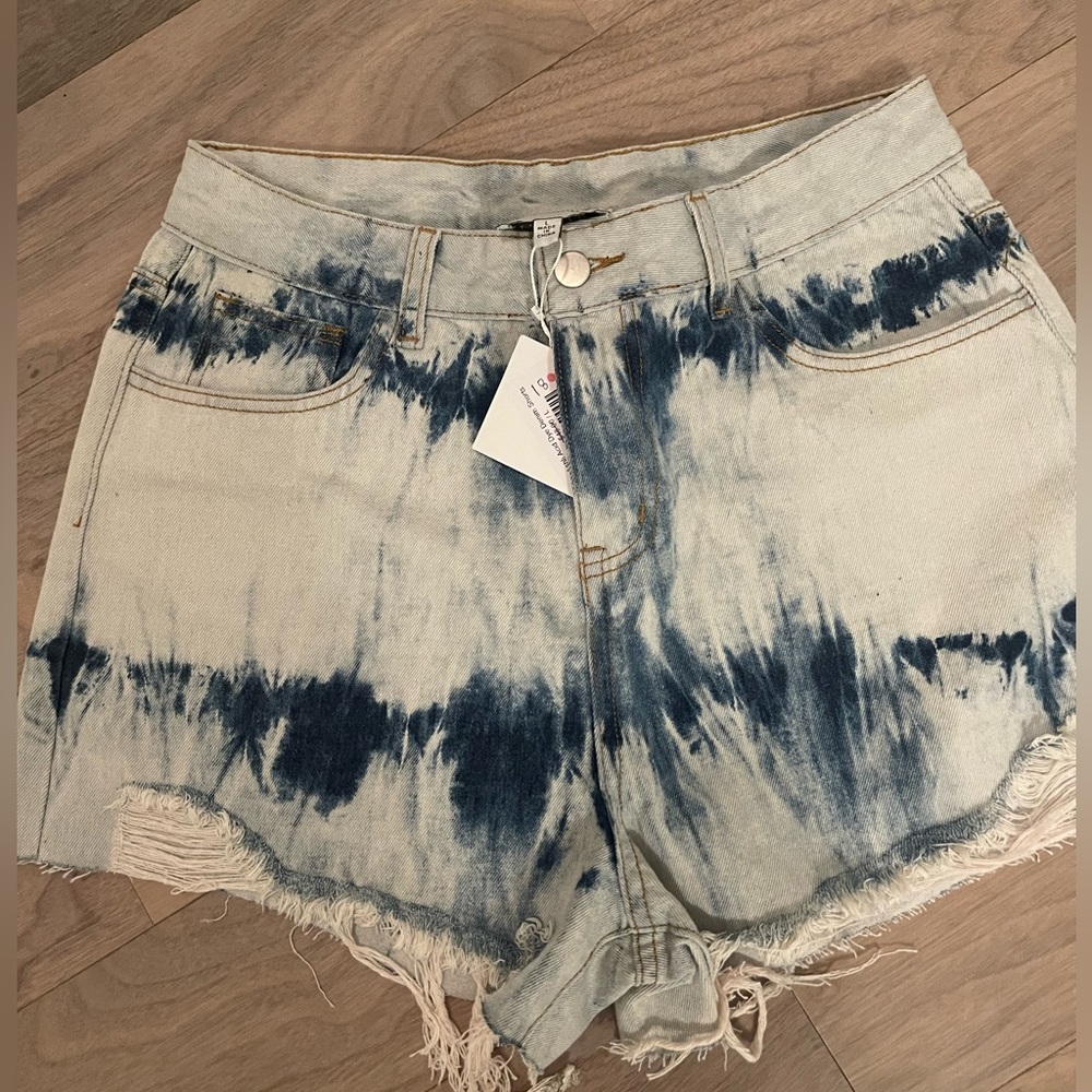 Hayden Shorts - Nwt- Ashli acid  dye denim